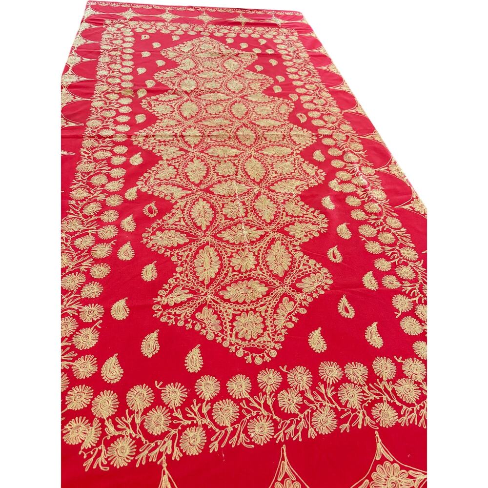 Embroidered Christmas Tablecloth & 8 Napkins